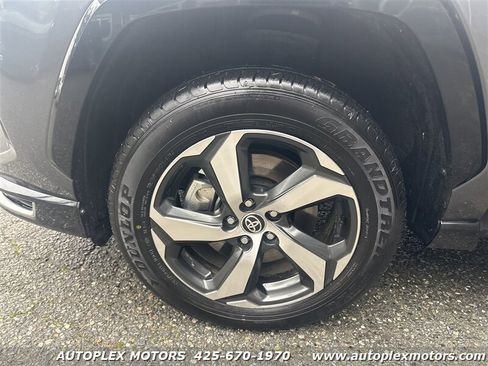 Used 2023 Toyota RAV4 SE image 18