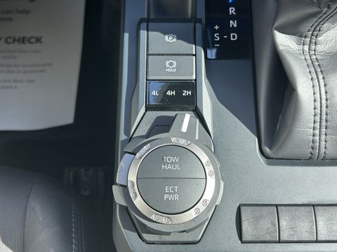 Certified 2025 Toyota Tacoma SR5 AWD/4WD image 29