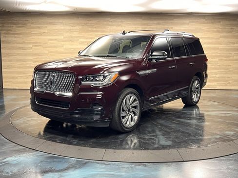 Used 2023 Lincoln Navigator Reserve image 7