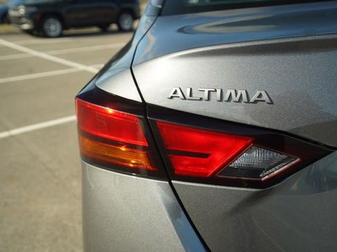 Used 2024 Nissan Altima 2.5 SV image 38