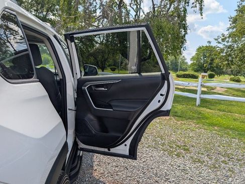 Used 2023 Toyota RAV4 XLE AWD/4WD image 12