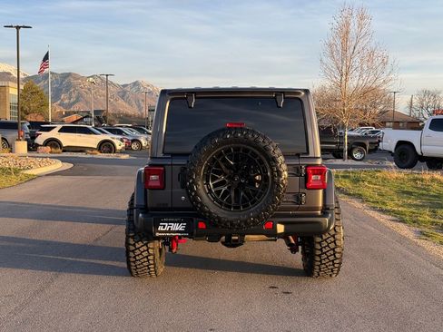 Used 2018 Jeep Wrangler Unlimited Rubicon AWD/4WD image 11
