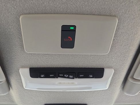 Used 2024 Nissan Kicks SV FWD image 12