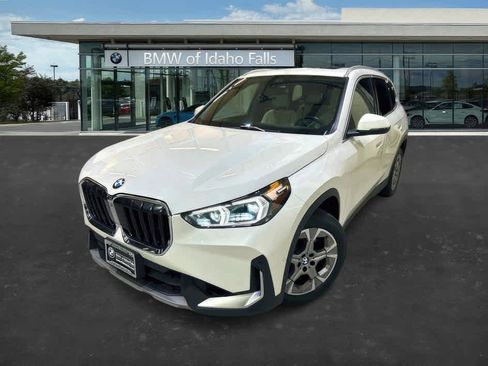 Used 2023 BMW X1 xDrive28i AWD/4WD image 3