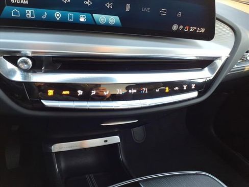 Certified 2024 Cadillac Lyriq Luxury image 31