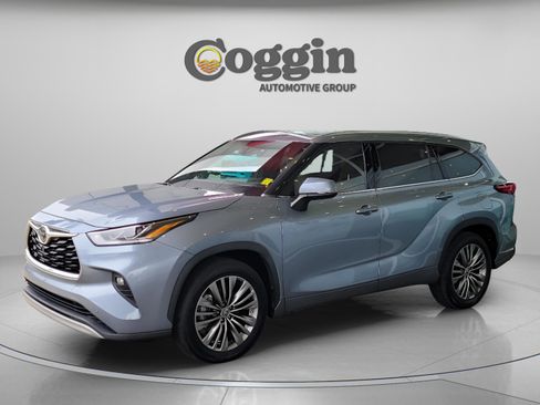 Used 2020 Toyota Highlander Platinum image 1