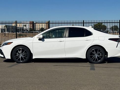 Certified 2022 Toyota Camry SE w/ Convenience Package FWD image 9
