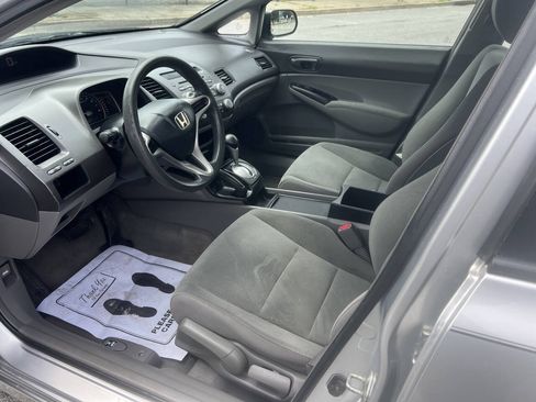 Used 2010 Honda Civic DX-VP image 11