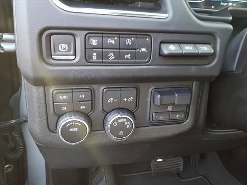 Used 2023 Chevrolet Tahoe Premier w/ Advanced Technology Package image 17