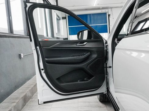 Used 2023 Jeep Grand Cherokee L Laredo image 10