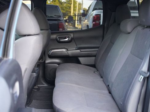 Used 2019 Toyota Tacoma TRD Off-Road image 21