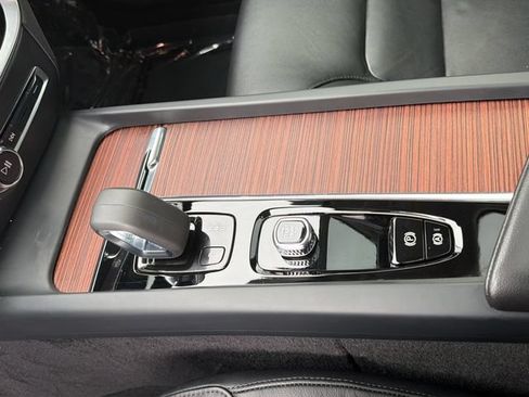 Used 2022 Volvo S60 B5 Inscription FWD image 24
