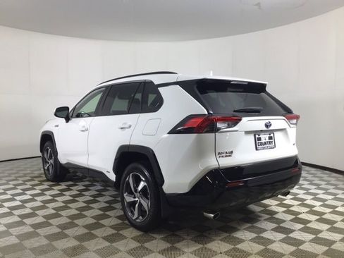 Used 2023 Toyota RAV4 SE w/ Weather & Moonroof Package image 5