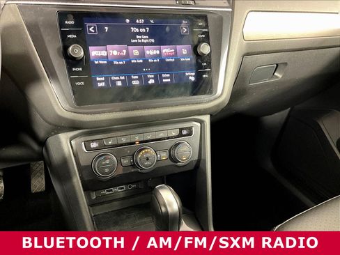 Used 2020 Volkswagen Tiguan SE w/ Panoramic Sunroof Package FWD image 15