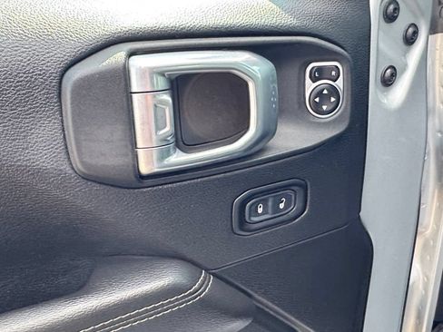 Used 2023 Jeep Wrangler Unlimited Sahara AWD/4WD image 18