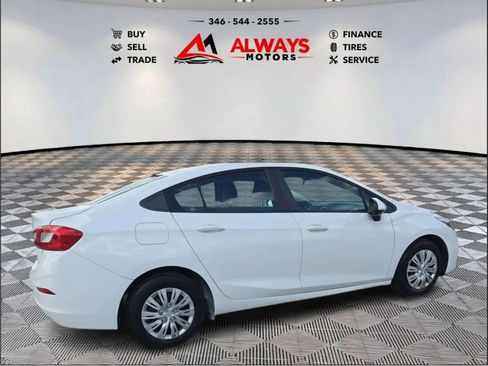Used 2017 Chevrolet Cruze LS FWD image 28