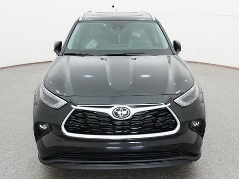 New 2026 Toyota Highlander XLE AWD/4WD image 2