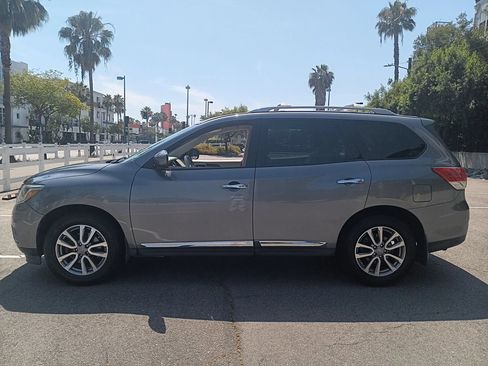 Used 2015 Nissan Pathfinder SL FWD image 5