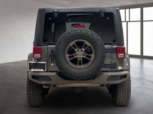 Used 2017 Jeep Wrangler Unlimited Sahara image 4