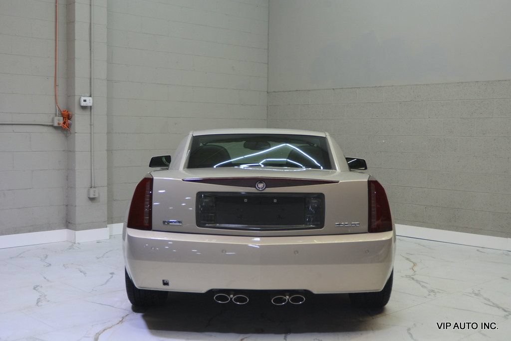 Used 2006 Cadillac XLR RWD image 25