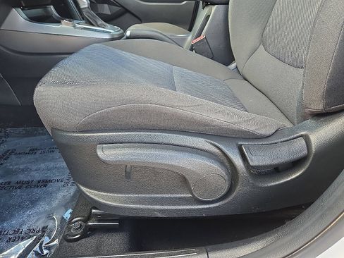 Used 2025 Kia Seltos LX AWD/4WD image 24