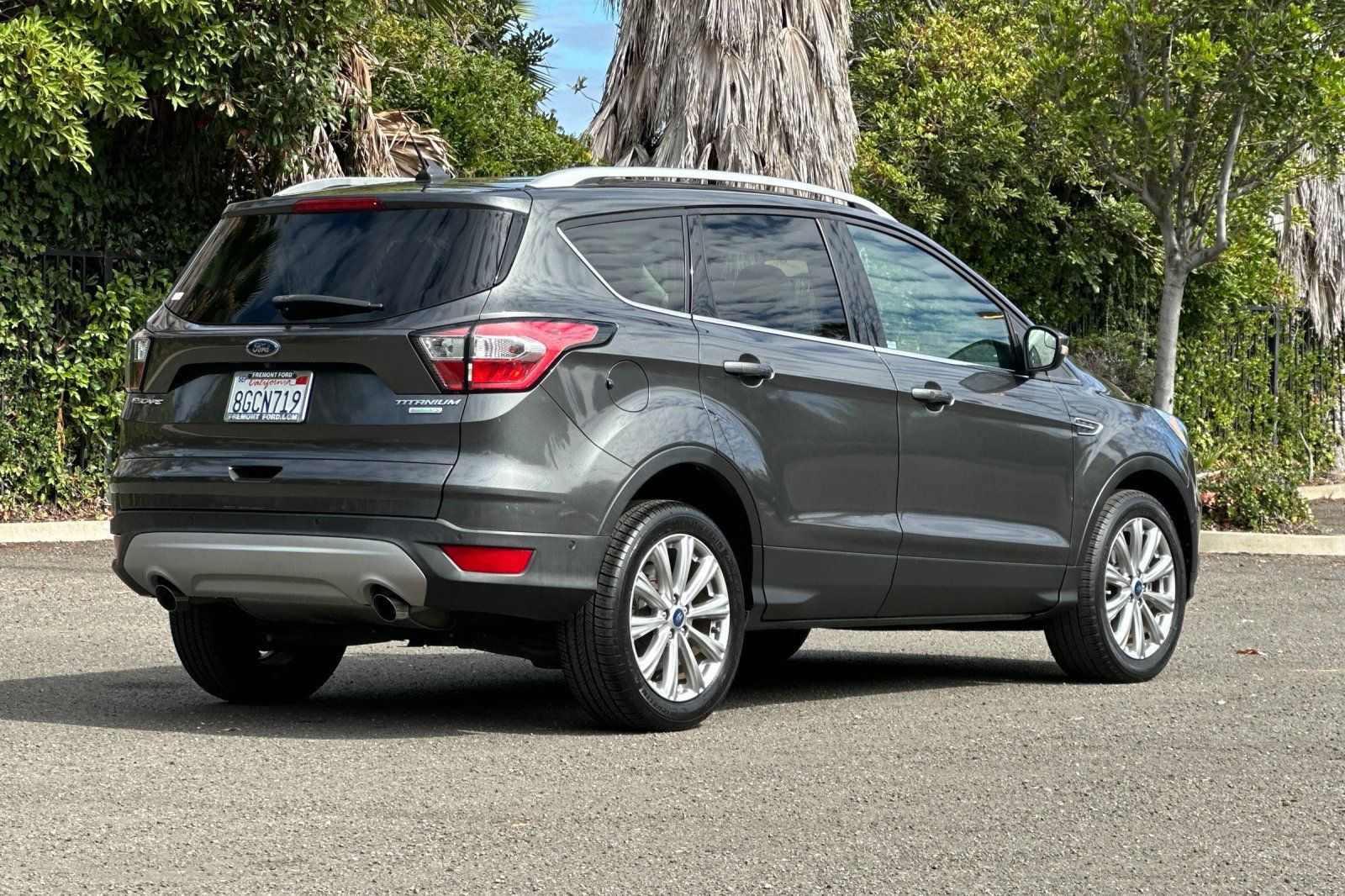 Certified 2018 Ford Escape Titanium FWD image 3
