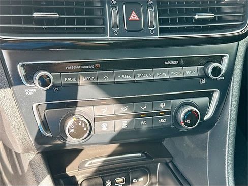 Used 2020 Kia Optima SE image 15