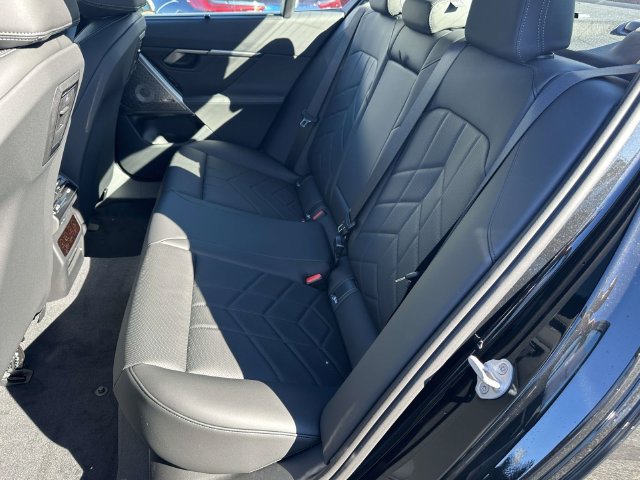 New 2027 BMW i5 M60 w/ Executive Package AWD/4WD image 8