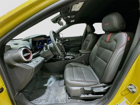 Used 2025 Chevrolet Trax RS w/ Driver Confidence Package image 20