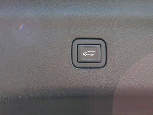 Used 2023 Buick Enclave Essence w/ Experience Buick Package AWD/4WD image 32