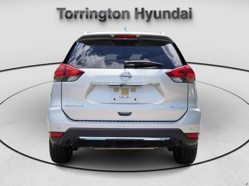 Used 2019 Nissan Rogue SV image 6