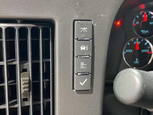 Used 2025 Chevrolet Express 2500 w/ Driver Convenience Package RWD image 21
