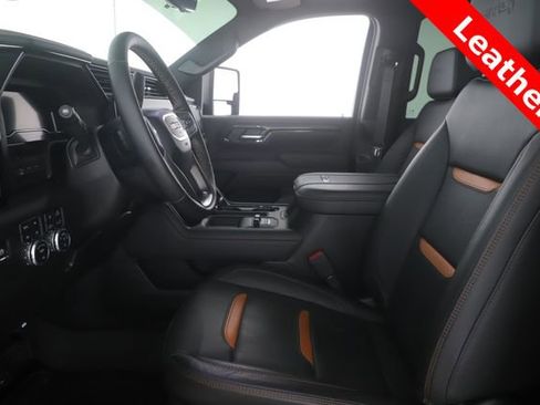 Used 2025 GMC Sierra 2500 AT4 w/ AT4 Premium Plus Package AWD/4WD image 17