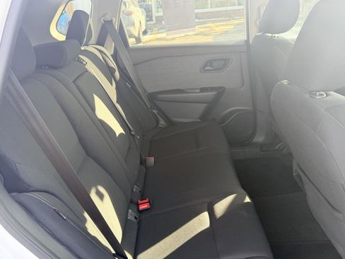 Used 2023 Nissan Rogue S AWD/4WD image 18