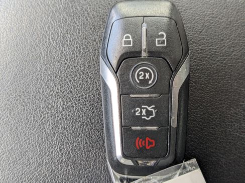 Used 2015 Ford Edge Titanium w/ Equipment Group 302A FWD image 39