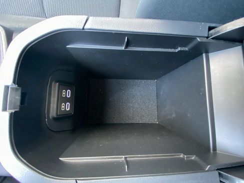 Used 2025 Toyota RAV4 LE AWD/4WD image 23