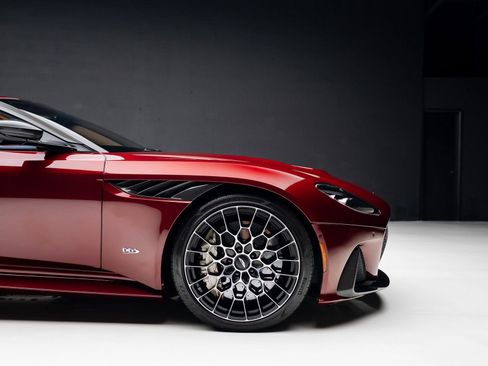 Used 2023 Aston Martin DBS Coupe RWD image 44