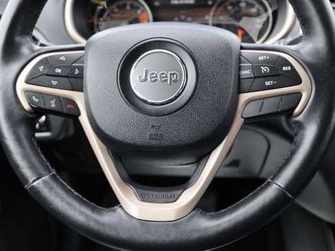 Used 2017 Jeep Cherokee Limited AWD/4WD image 18