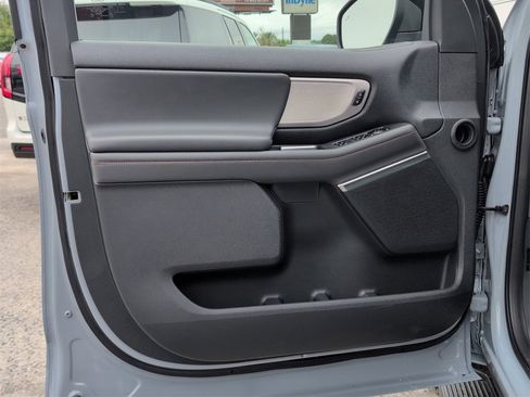 New 2025 Ford Expedition Active image 11