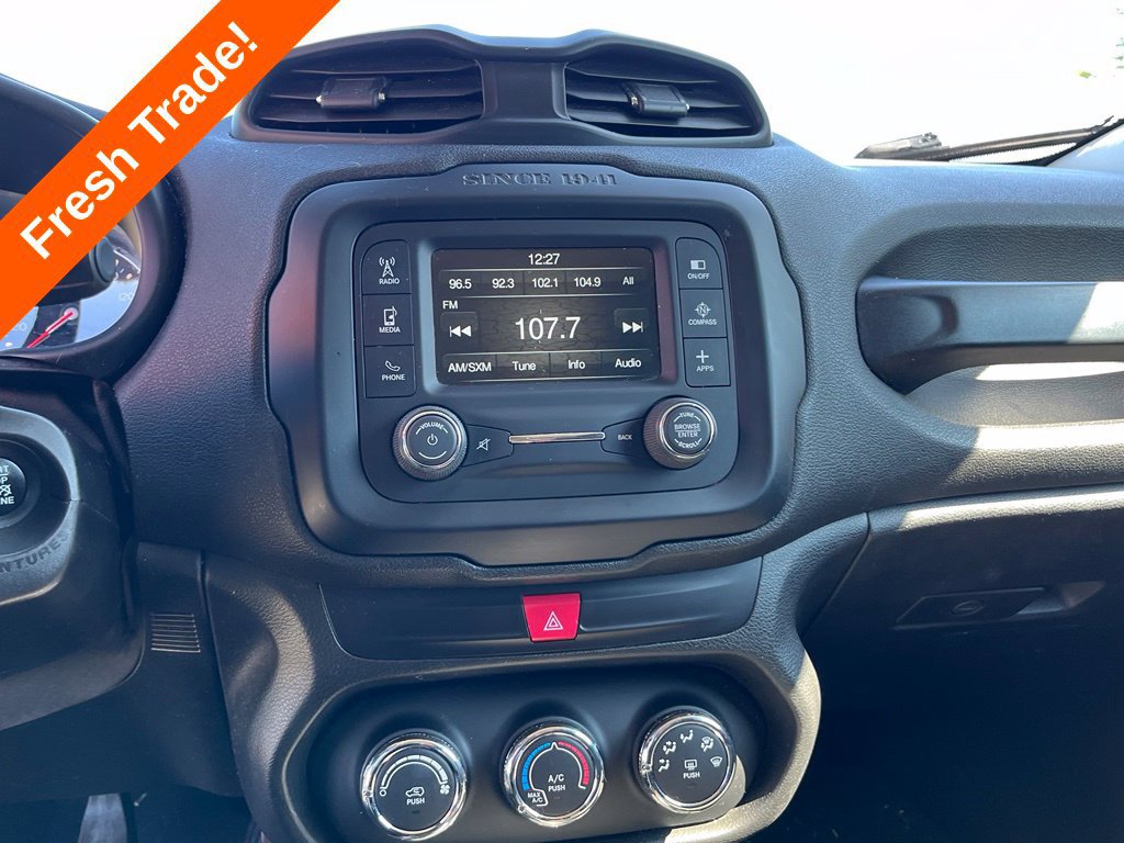 Used 2017 Jeep Renegade Latitude FWD image 22
