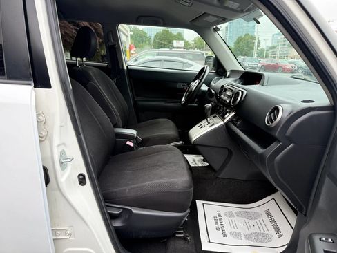 Used 2008 Scion xB FWD image 27