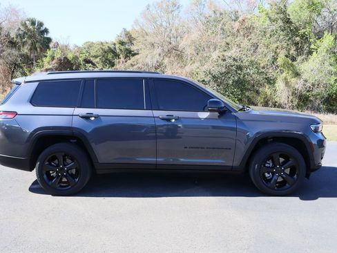 Used 2022 Jeep Grand Cherokee L Laredo image 9