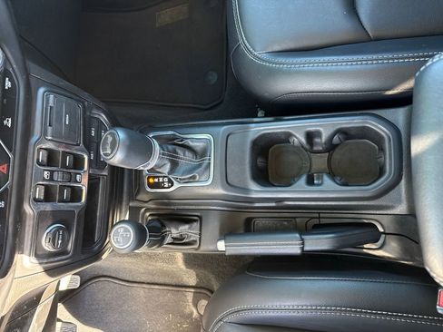 Used 2023 Jeep Wrangler Unlimited Sahara w/ Cold Weather Group image 16