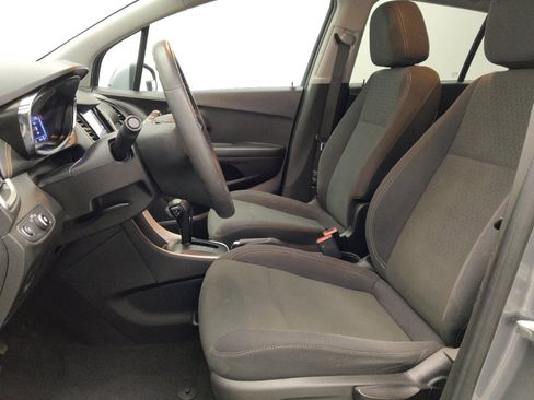 Used 2020 Chevrolet Trax LS w/ Tint and Cruise Package FWD image 17