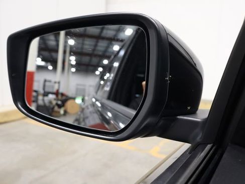 Used 2022 Nissan Kicks SR FWD image 36
