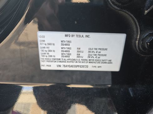Used 2023 Tesla Model Y Long Range image 37