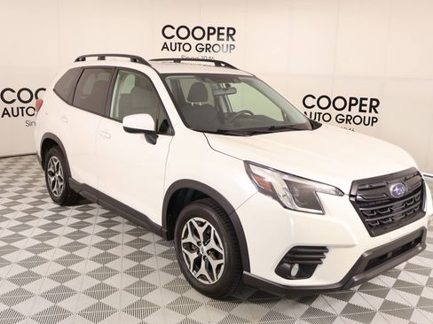 Used 2023 Subaru Forester Premium AWD/4WD image 1