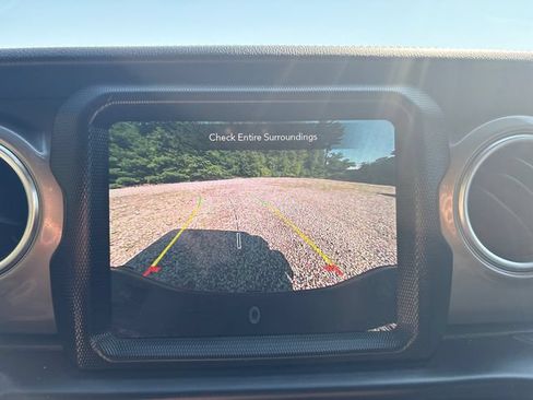 Used 2022 Jeep Gladiator Overland AWD/4WD image 30