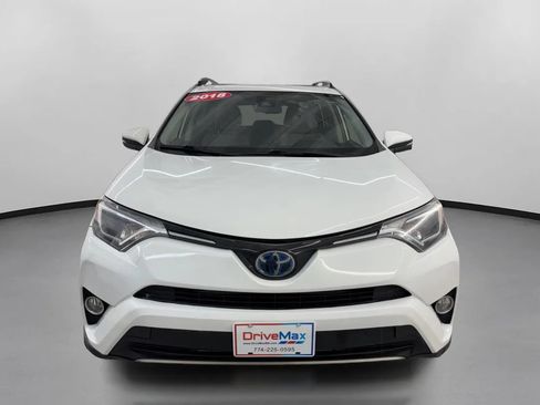 Used 2018 Toyota RAV4 XLE w/ Carpet Mat Package AWD/4WD image 2