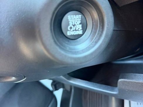 Used 2025 RAM ProMaster 2500 w/ Convenience Group FWD image 21